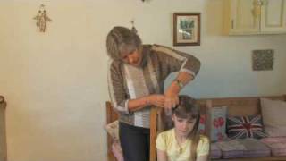 How to check for head lice with nurse consultant Christine Brown [upl. by Baten644]