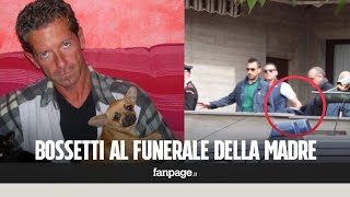 Omicidio Yara Massimo Bossetti ai funerali della madre scortato e coperto dalla polizia [upl. by Otrevire]