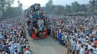 Great Eid Rush On Trains In Bangladesh 2016 Extreme Overcrowded Trains Video [upl. by Athalee]