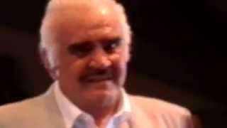 Vicente Fernandez llora en su ultimo concierto [upl. by Ayian]