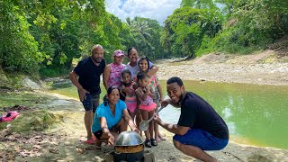 Cocinando un Locrio de Cerdo a FOGÓN Una Familia en las Orillas del Río [upl. by Terrance]