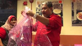 Cara wrapping hamper paling mudah Hamper Tupperware [upl. by Alim]