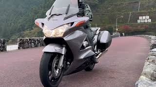 1300cc大型ツアラーバイクでひたすら地味なUターンをしている動画です☺️HONDA ST1300パンヨーロピアン [upl. by Zarah]