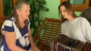 CULTURA POMERANA  Dona Olindina Binow Neitzel e sua história com a concertina [upl. by Nelo]