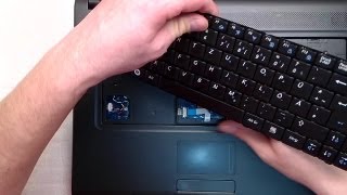 Samsung Laptop Change keyboard Replace Tastatur R  Series [upl. by Enelhtac120]