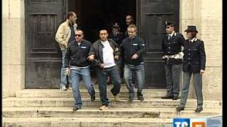 Camorra arrestati 16 esponenti del Clan Aprea comprese le 3 sorelle del Boss [upl. by Atirat77]