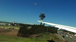 Takeoff from Sydney Airport  Qantas B7879 Dreamliner [upl. by Annagroeg]