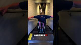 Este Chico en Silla de Ruedas Aprendió a Bajar Escaleras [upl. by Liza]