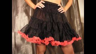 PETTICOATs und DAMEN in PETTICOAT httpsromanticfiftiesworldjimdofreecom [upl. by Nnylaf]