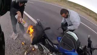 Moto con Alforjas  se prende fuego [upl. by Aleyam260]