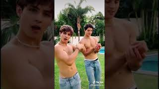 Nuevo TikTok de Libardo Isaza libardoisaza junto a Carlos Ferreira cadddditos 7112020 [upl. by Hairym]