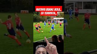 DILUAR DUGAAN TADINYA HANYA MEMBUANG BOLA EH TERNYATA  AdeLong goals soccer funny [upl. by Teresita]