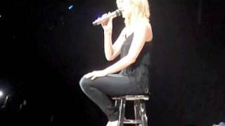 Kellie Pickler quotI Wonderquot Columbus Ohio [upl. by Leitman]