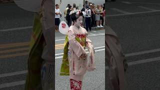 日本の着物が世界から、羨ましがられている！京都祇園。Japanese kimonos are the envy of the world Gion Kyoto [upl. by Judas]