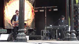 Chas and Dave 15 Diddle Umma Day Bermondsey Carnival 28062014 [upl. by Ladnik]