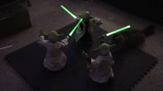 Animatronic Legendary Yoda Battle 3x Yoda [upl. by Nnuahs]