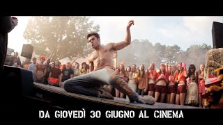 CATTIVI VICINI 2 con Zac Efron  Spot italiano quotBallandoquot [upl. by Annorah]