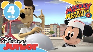 Topolino e gli Amici del Rally  La gara di cucina  Disney Junior Italia [upl. by Schlenger108]