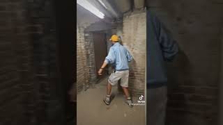 Verstecken spielen spaß funny verstecken viralvideo baustelle trending shorts lachen maler [upl. by Dimitris]