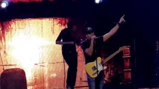 Luke Bryan Performing Muckalee Creek WaterDrinking Beer and wasting bullets [upl. by Sykes]