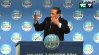 Contestatore Berlusconi Allontanato Picchiato [upl. by Lauren]