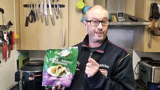 Steve Reviews Hollands Steak and Kidney Puddings frozen weretheygood howmanystars [upl. by Eirehs382]