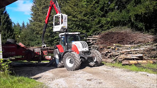 Steyr CVT bei der Hackguterzeugung in Österreich  Eschlböck  Holzveredelung [upl. by Airdni]