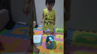 14MONTH OLD MILESTONES FOLLOWING SIMPLE INSTRUCTIONS milestone toddlers baby [upl. by Nalek]