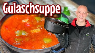 Gulaschsuppe aus dem Dutch Oven  Westmünsterland BBQ [upl. by Hanford153]