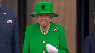 Platinum Jubilee The Queen appears on Buckingham Palace balcony at end of Jubilee celebrations [upl. by Pangaro362]