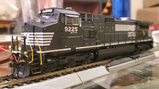 Idling Athearn Genesis 20 dash 9 [upl. by Adlin]