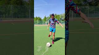 How to do the Cristiano Ronaldo Knuckelball Free Kick Tutorial CR7 [upl. by Jefferson112]