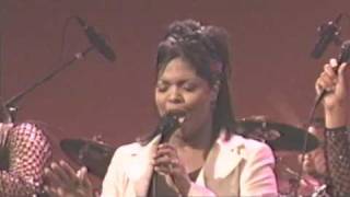 CECE WINANS LIVE  KING OF KINGS HES A WONDER [upl. by Brander347]