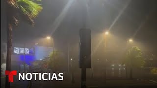 Milton ya tocó tierra como un poderoso huracán y su marejada afecta a Florida  Noticias Telemundo [upl. by Hartwell920]