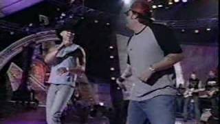 Kenny Chesney amp Uncle Cracker  When The Sun Goes Down LIVE [upl. by Ibrek229]