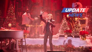 Barry Manilow Talks ‘A Very Barry Christmas’ TV Special and Changing His Mind About the Term Fanilow [upl. by Ainaj]