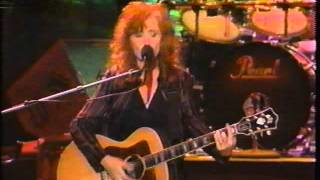 Bonnie Raitt Come To Me live concert performance 1994 from Santa Barbara [upl. by Anthe]