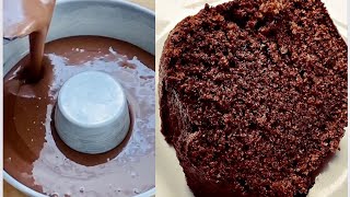 BOLO DE CHOCOLATE DE LIQUIDIFICADOR SUPER FÁCIL RÁPIDO E FOFINHO [upl. by Idalina626]