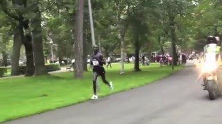 Bezoek wwwlosseveternl  Race footage 10k WR 2644 Leonard Komon [upl. by Dyun]