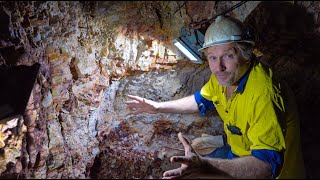 One Of The Rarest Finds In Opal Mining History ‘The Nest’ A Plate Of Three Opal Pineapples [upl. by Siro]