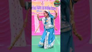 गोरी गोरी गज़बण बणी ठणी मुज़रों मान ले खम्मा घणी Gori Gori Gajban Bani Thani song rajasthani song [upl. by Schargel]