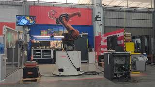 KUKA KR603 KRC4 con tavola da 400kg in EUROBOTS [upl. by Zelazny515]