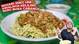 JUALAN DI JALAN KECIL SEHARI HABIS 20 KG MIE DAN SAMPAI BUKA CABANG [upl. by Kcirdez]