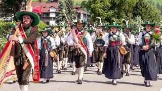 Bezirksmusikfest in Toblach 2017  Festumzug [upl. by Berlauda]