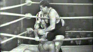 HECTOR SERRANO vs ANGELO SAVOLDI 1966 Wrestling [upl. by Adav]