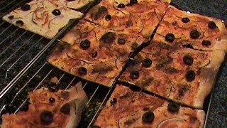 Flammkuchen recept op de kamado BBQ pizza techniek op de Big Green Egg Bastard en Kamado Joe [upl. by Nyluqcaj]