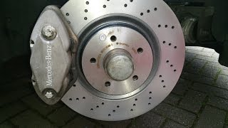 Mercedes C Klasse W203 Mopf Wechsel der Brembo Bremsscheiben und Bremsklötze an der Vorderachse [upl. by Lavern]