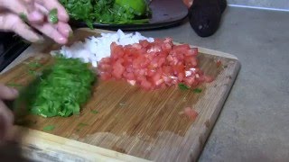 Como preparar un GUACAMOLE casero [upl. by Ottillia836]