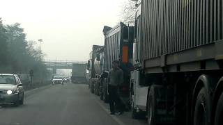 AUTOTRASPORTI COMINCINI SCIOPERO CAMION TRECATE [upl. by Nnyleuqcaj]