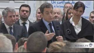 Nicolas Sarkozy à la rencontre des salariés de lusine FenêtréA à Beignon Morbihan [upl. by Erimahs371]